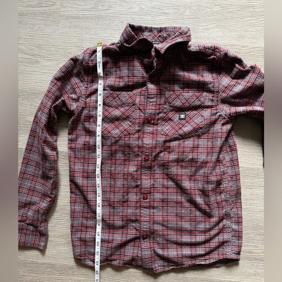 DC Longsleeve Button-Up, Size M NWOT - Picture 2 of 6